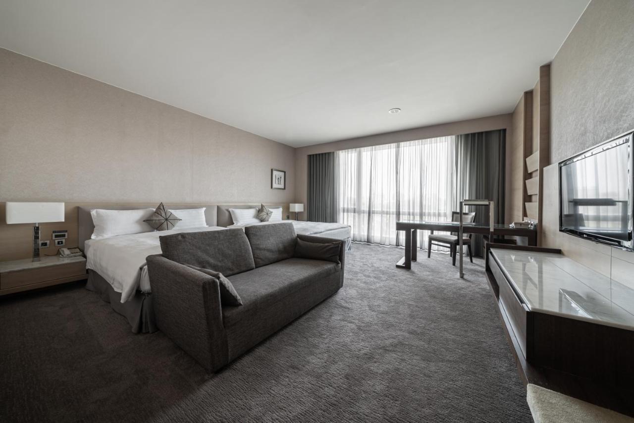 Taipung Suites Tainan Zewnętrze zdjęcie