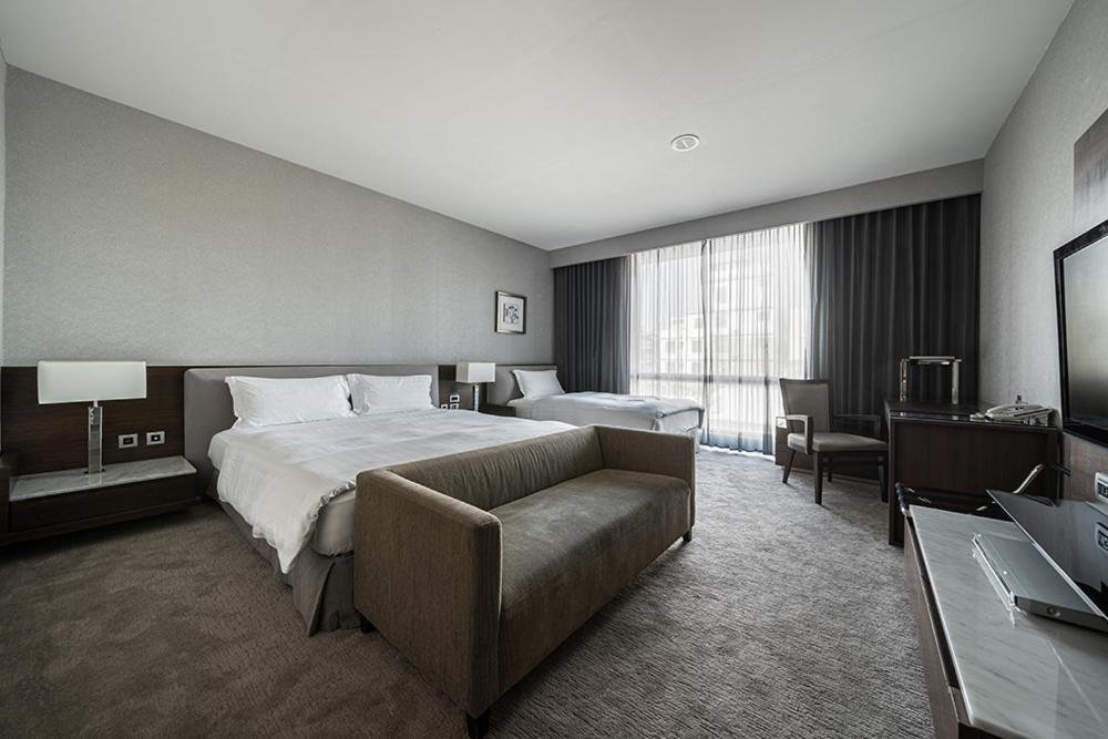Taipung Suites Tainan Zewnętrze zdjęcie