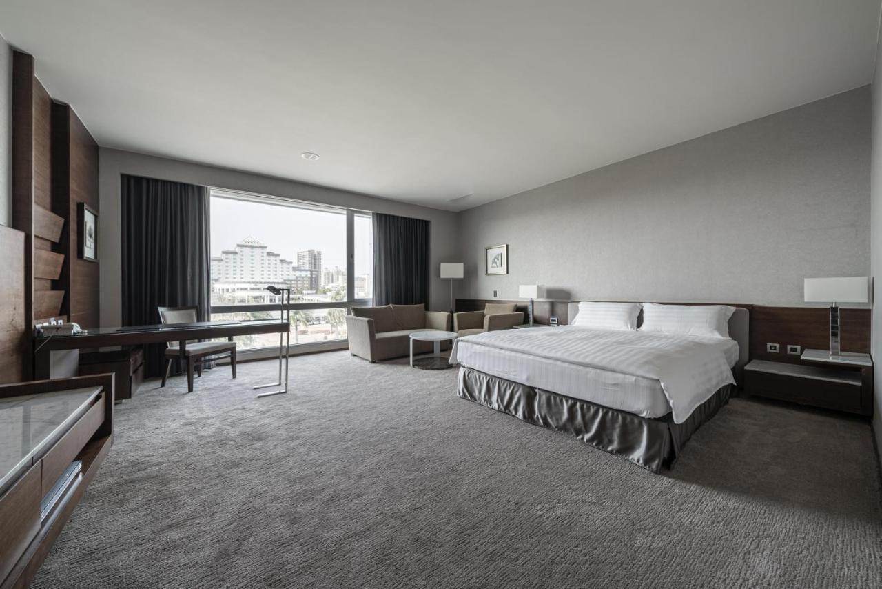 Taipung Suites Tainan Zewnętrze zdjęcie