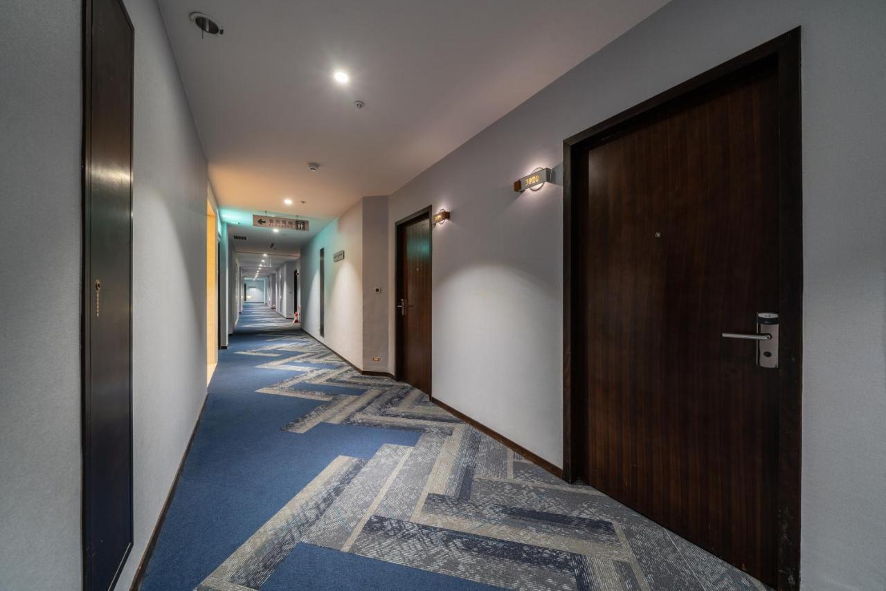 Taipung Suites Tainan Zewnętrze zdjęcie