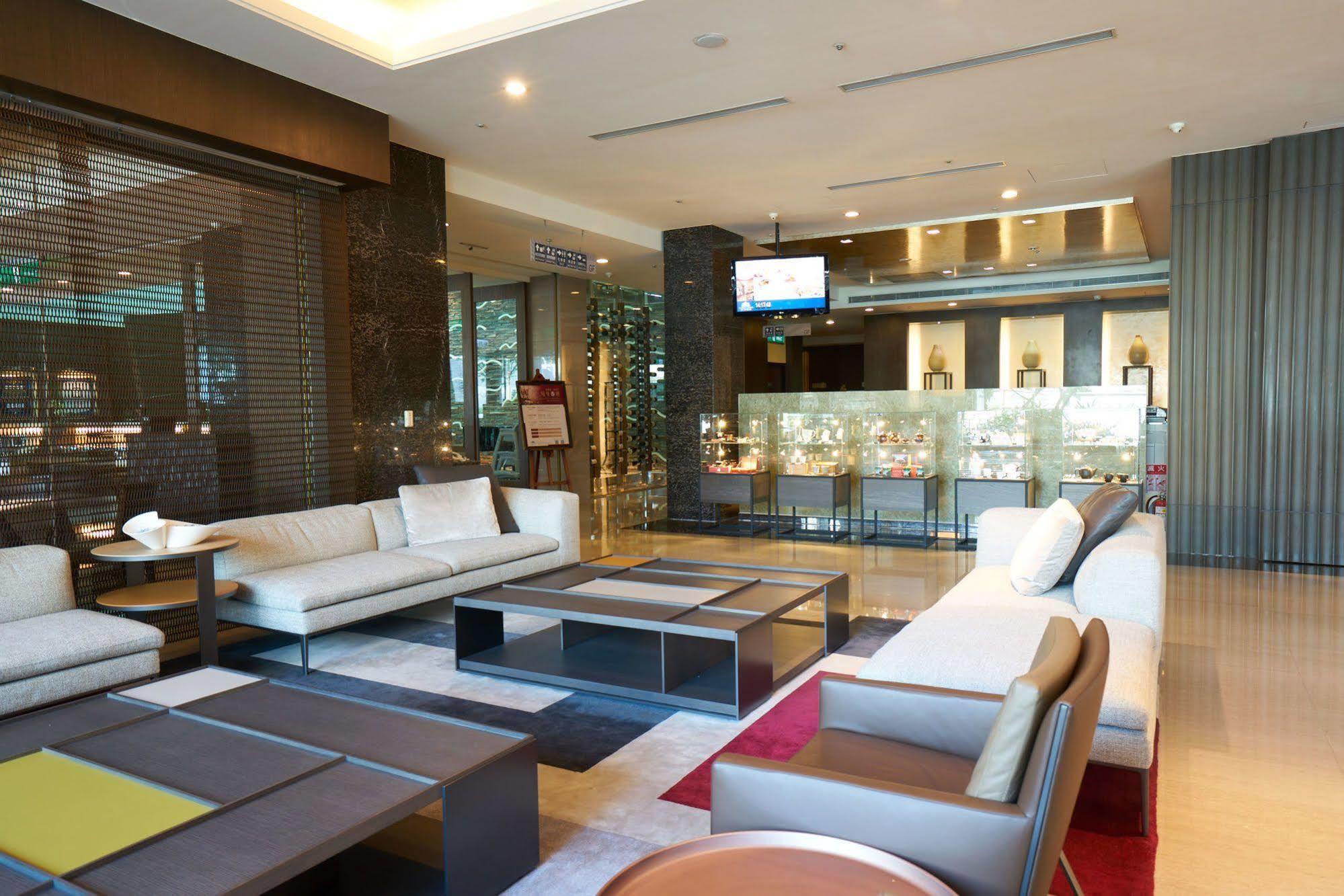 Taipung Suites Tainan Zewnętrze zdjęcie