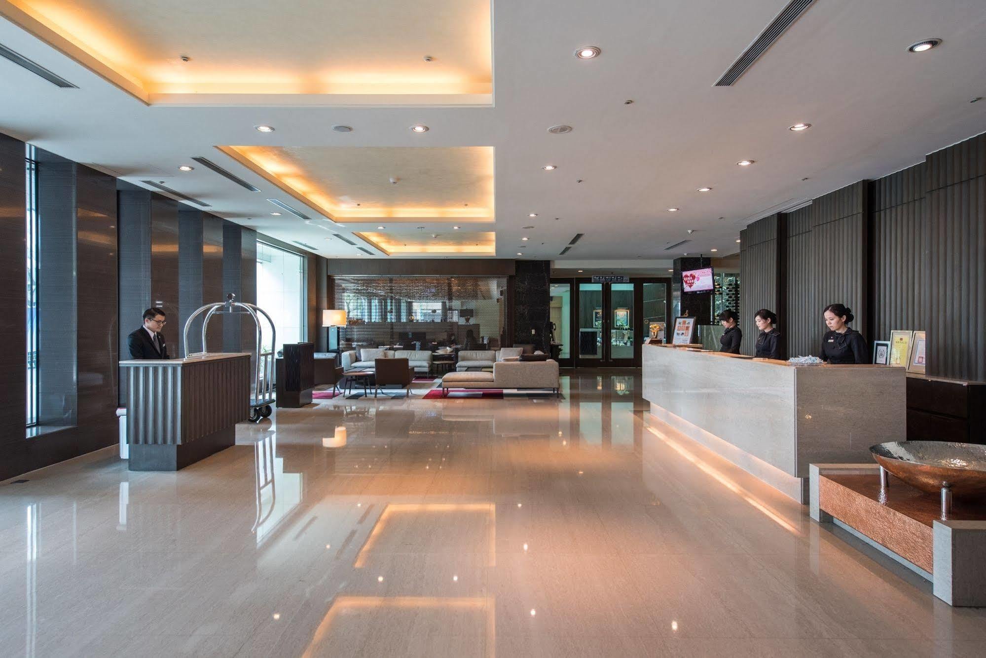 Taipung Suites Tainan Zewnętrze zdjęcie